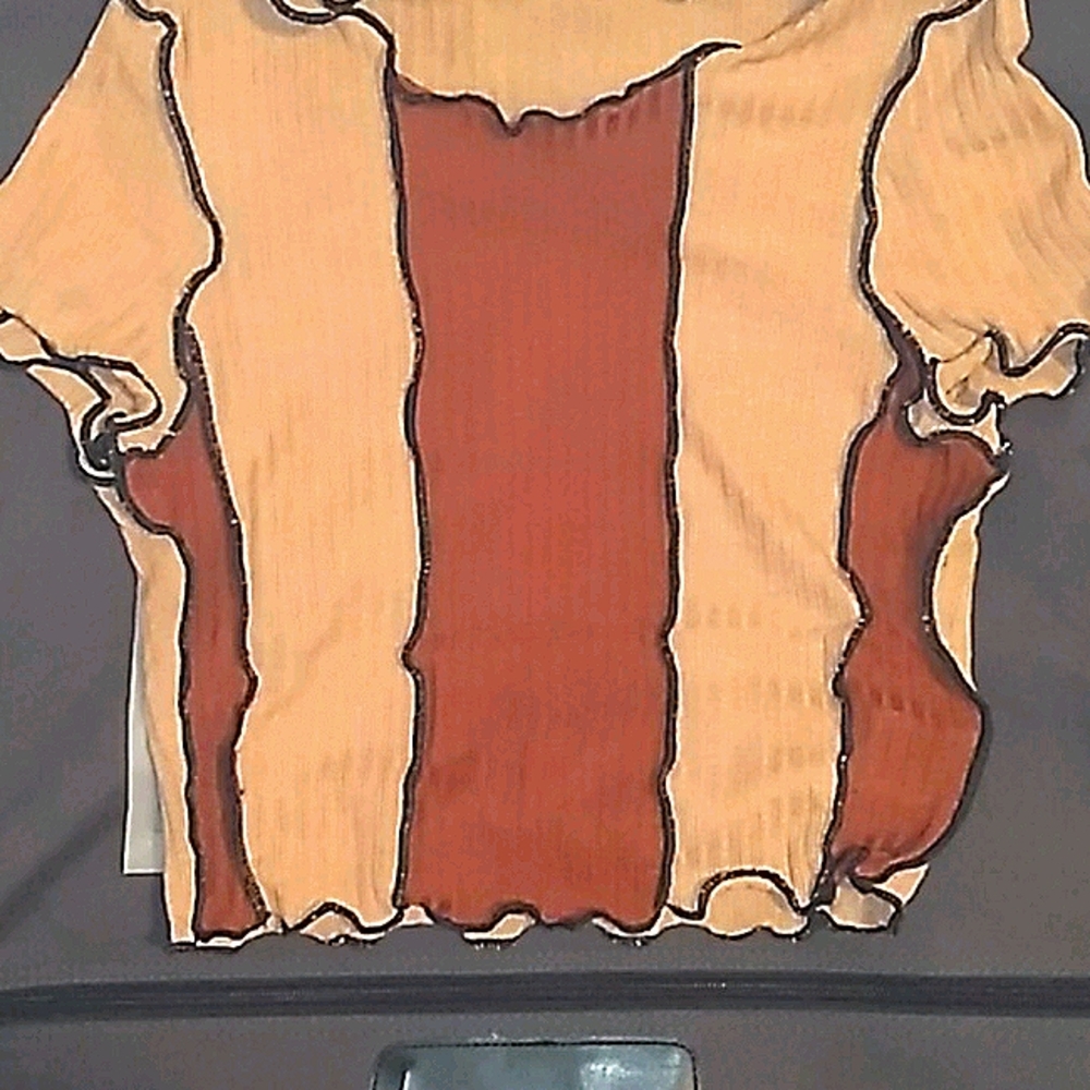 *NWT* A block color style shirt